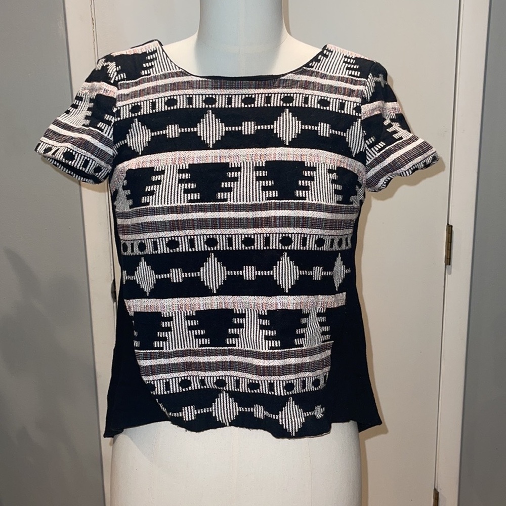 🌸ANTHROPOLGIE EMBROIDERED AZTEC PRINT TOP🌸